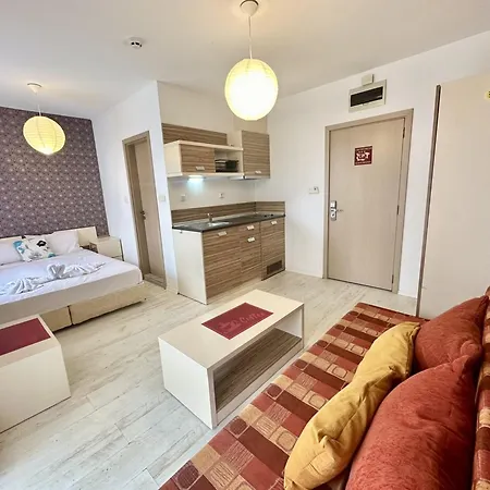 Rainbow 3 - Menada Apartment