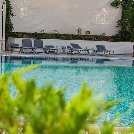 Rainbow 3 - Menada Apartment