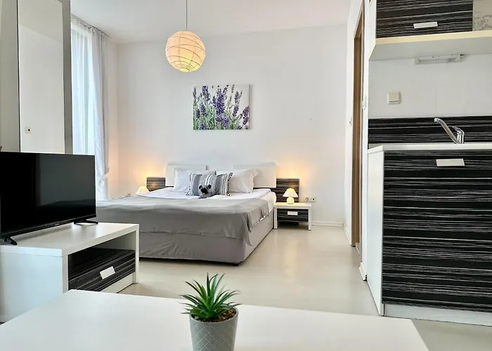 Rainbow 3 - Menada * Σάνι Μπιτς