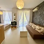 Rainbow 3 - Menada Apartment *