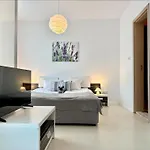 Rainbow 3 - Menada Apartment *
