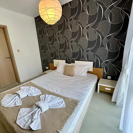 Rainbow 3 - Menada Apartmán *