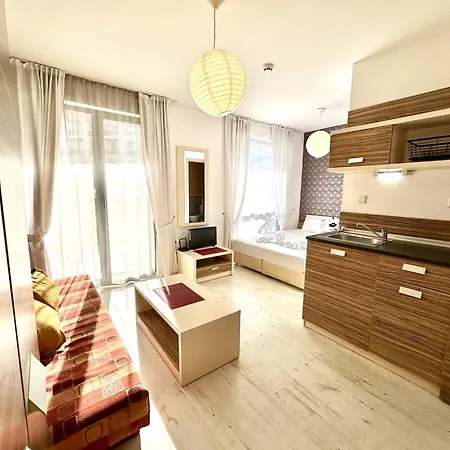 Rainbow 3 - Menada Apartmán *